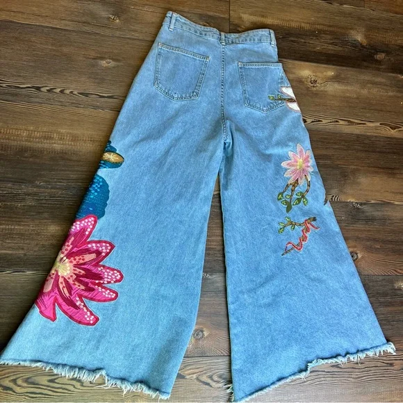 Farm Rio Embroidered Floral Wide-Leg Jeans Raw Hem Flower Bird Size Small - Picture 6 of 15